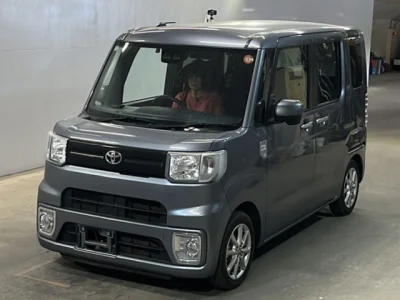 Toyota Pixis Mega
