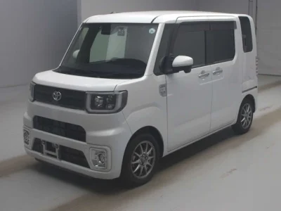 Toyota Pixis Mega