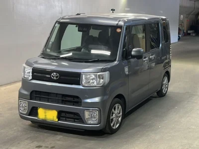 Toyota Pixis Mega