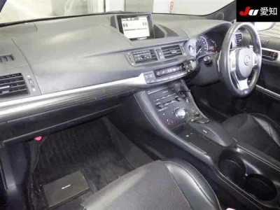Lexus CT200h