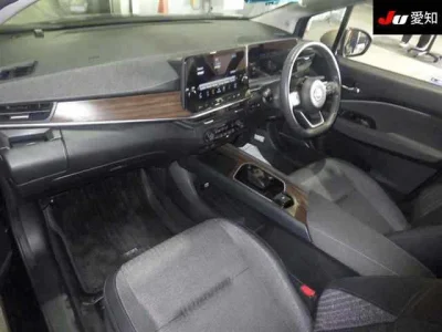 Nissan Aura