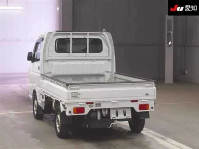 Nissan NT100 Clipper