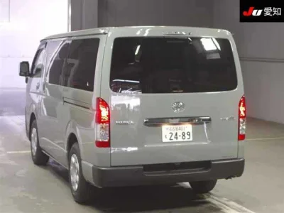 Toyota HiAce Van