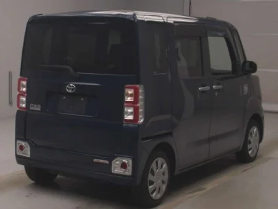 Toyota Pixis Mega