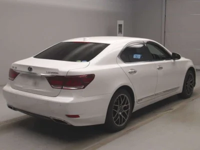 Lexus LS600h