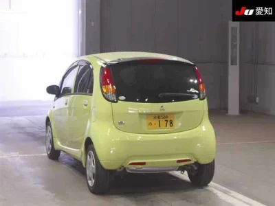 Mitsubishi i