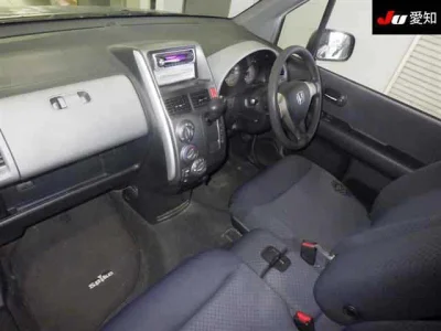 Honda Mobilio Spike