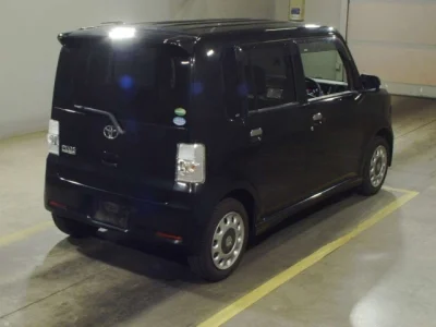 Toyota Pixis Space