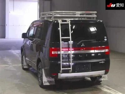 Mitsubishi DELICA D5
