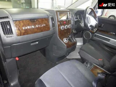 Mitsubishi DELICA D5