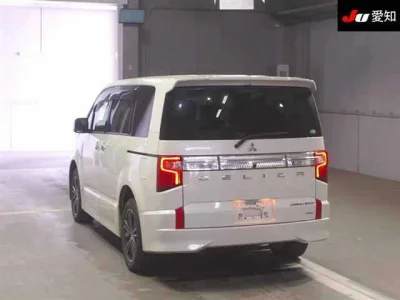 Mitsubishi DELICA D5