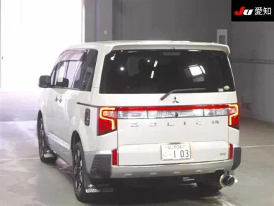 Mitsubishi DELICA D5