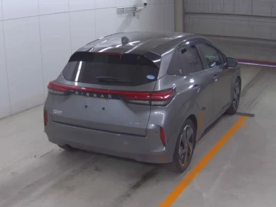 Nissan Aura