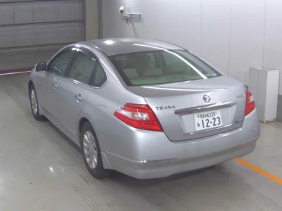Nissan TEANA