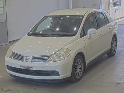 Nissan TIIDA LATIO
