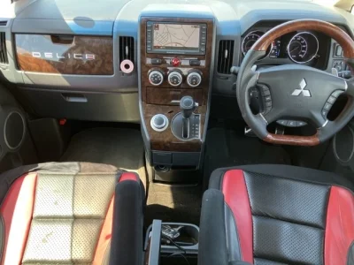 Mitsubishi DELICA D5