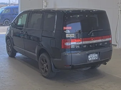 Mitsubishi DELICA D5