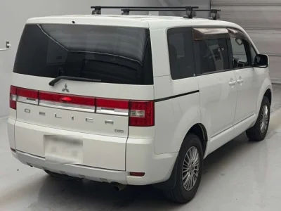 Mitsubishi DELICA D5