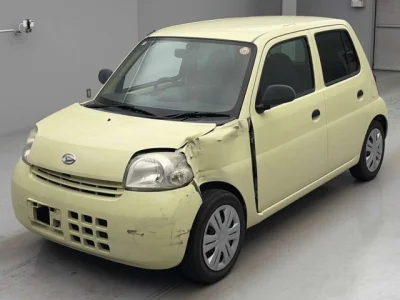 Daihatsu Esse