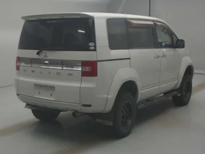 Mitsubishi DELICA D5