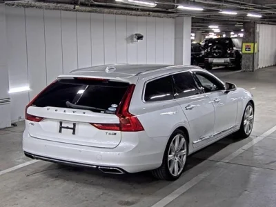Volvo V90