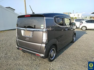 Honda N-Box Slash