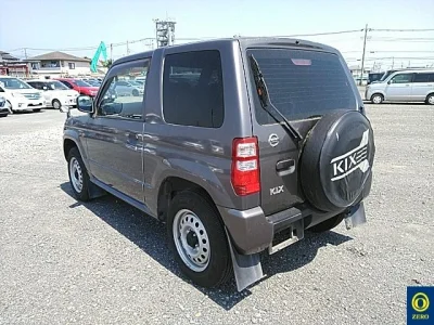 Nissan Kix