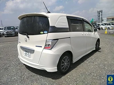 Honda Freed Spike