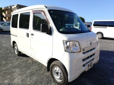 Toyota Pixis Van