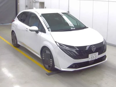 Nissan AURA
