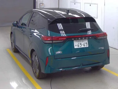 Nissan AURA