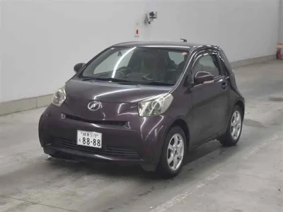 Toyota iQ