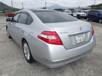 Nissan TEANA