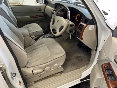 Nissan Safari