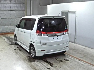 Mitsubishi Delica D:2