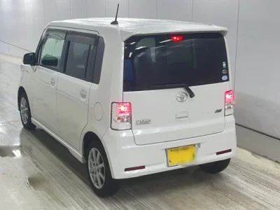 Toyota Pixis Space