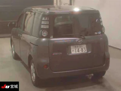 Toyota Sienta