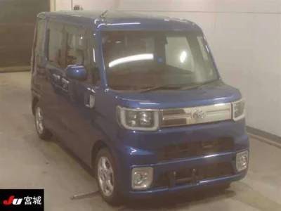 Toyota Pixis Mega