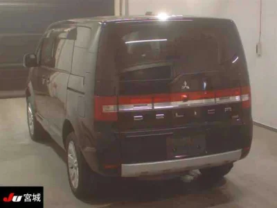 Mitsubishi DELICA D5