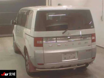 Mitsubishi DELICA D5
