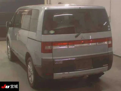 Mitsubishi DELICA D5
