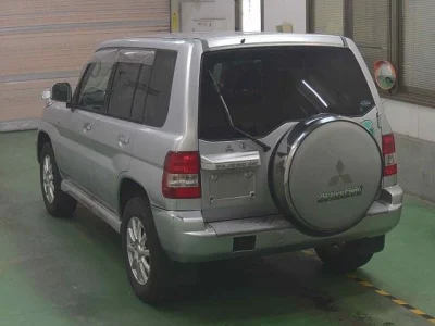 Mitsubishi Pajero iO