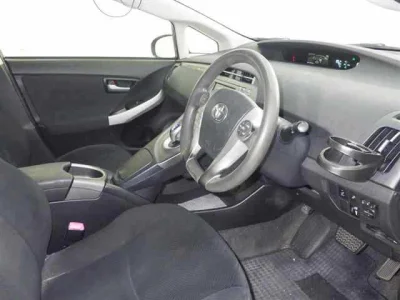 Toyota Prius PHV