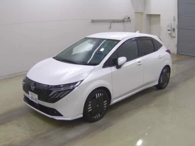 Nissan AURA