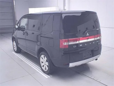 Mitsubishi DELICA D5