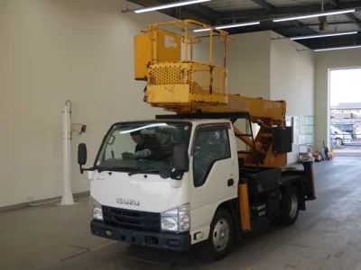 Isuzu ELF
