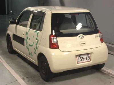 Daihatsu Esse