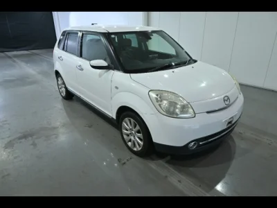 Mazda Verisa