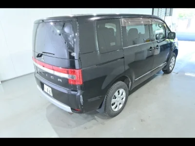 Mitsubishi DELICA D5