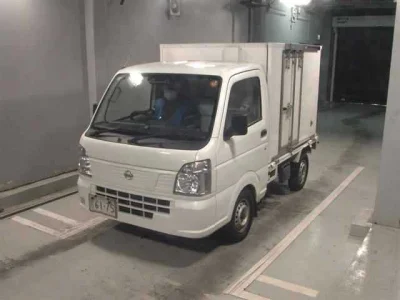 Nissan NT100 Clipper